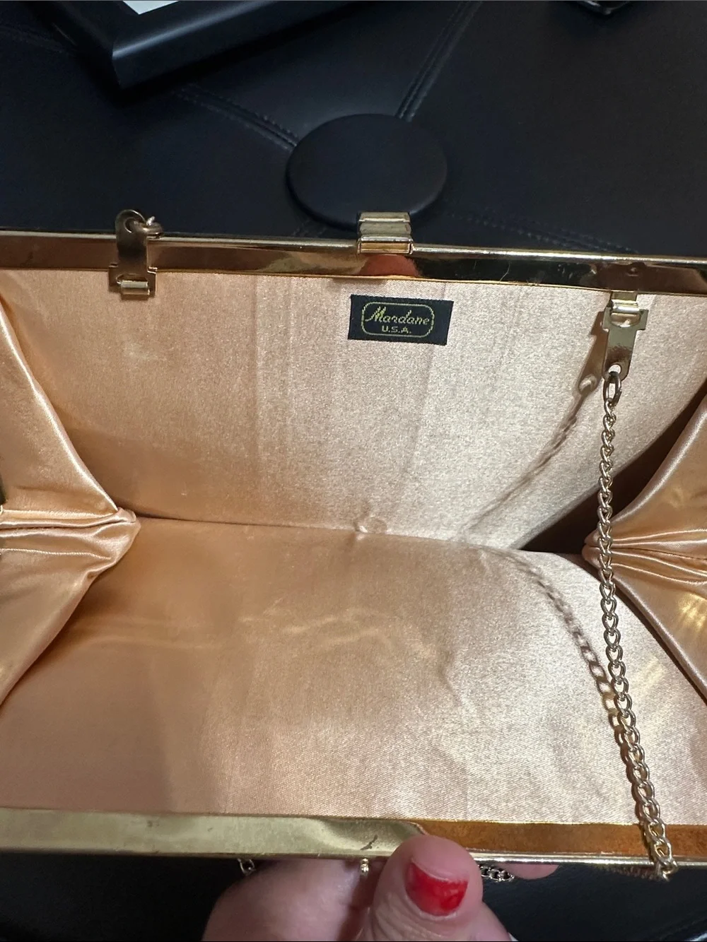 N/A elegant gold